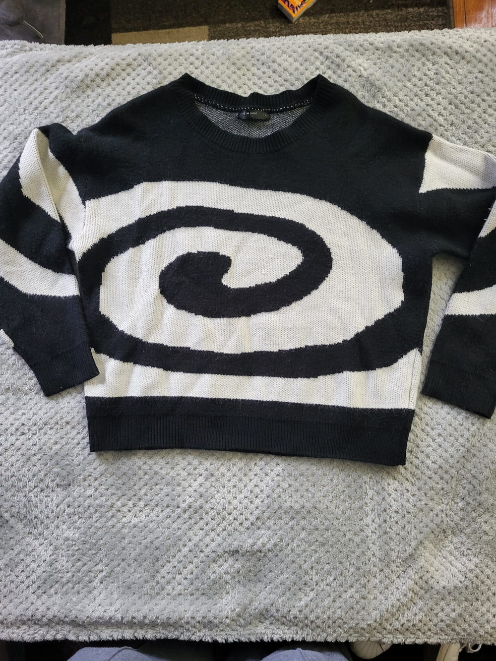 Shein Black‎ & White Spiral Pattern Women's Sweater 1xl